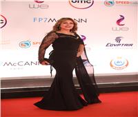 فيديو| بفستان أسود.. ليلى علوي بإطلالة مميزة في ختام «القاهرة السينمائي»