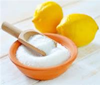 الملح والليمون لتنظيف فروة الرأس في خطوتين