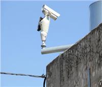 الاحتلال ينصب كاميرات مراقبة جديدة بالخليل.. والسكان: يخدم الاستيطان