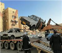 رفع السيارات المتهالكة بحي الزهور في بورسعيد