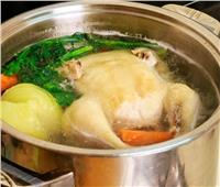 وصفة سحرية للتخلص من «زفارة» اللحم والدجاج أثناء الطهي