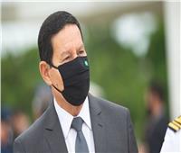 نائب الرئيس البرازيلي يتناول عقارًا مضادًا للملاريا للعلاج من كورونا