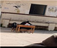 صور| معاملة غير إنسانية لطالب مصاب بكورونا.. وتعليم الإسكندرية تحقق