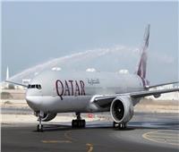 أول طائرة قطرية تصل مطار السعودية.. فيديو