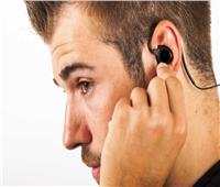 خبير روسي يحذر من الاستخدام المفرط لسماعات الأذن اللاسلكية