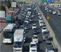 كثافات مرورية متوسطة على معظم الطرق والميادين بالقاهرة الكبرى | فيديو