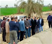وزير الموارد المائية والري يتفقد أعمال تبطين الترع بالفيوم 