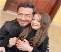 أحمد زاهر يهنئ ابنته الصغيرة بعيد ميلادها 