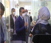 نائب محافظ قنا يتفقد مركز الخدمات التكنولوجية بمدينة نقادة