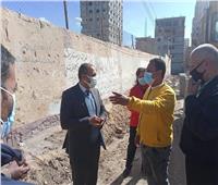 رئيس مدينة المنيا يتابع أعمال خطة الرصف بالشوارع