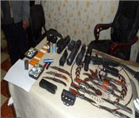 ضبط 14 متهمًا بحوزتهم أسلحة بيضاء ونارية ومخدرات في الإسماعيلية
