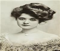 رموش الصناعية  حلم  1911.. يتحقق  بسبب الفنانات في 2004