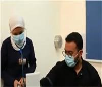 لقطة اليوم | أول طبيب وطبيبة يتلقيان لقاح كورونا في مصر