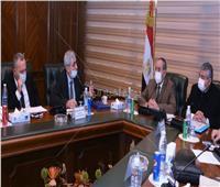 وزير الطيران يلتقي ممثلي شركات روسية لتطوير المجال الجوي المصري