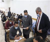 نائب رئيس جامعة الأزهر يتفقد امتحانات الفرقة السادسة بكليات الطب