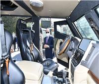 الرئيس السيسي يتفقد نماذج للمركبات المدرعة بعد تطويرها | صور وفيديو