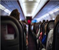 ماذا يحدث عند وفاة راكب على الطائرة خلال الرحلة؟