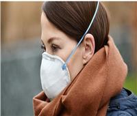 دراسة أمريكية: الرطوبة الناجمة عن ارتداء الكمامة قد تقلل من حدة كورونا