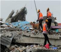 مصرع شخصين وفقدان 16 إثر انهيارات أرضية في إندونيسيا