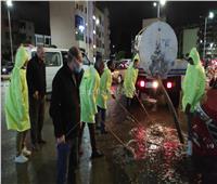 صور| رئيس حي «المناخ» ببورسعيد يقود حملة لشفط مياه الأمطار