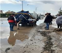 رفع آثار الأمطار في جميع قرى المحلة.. وإزالة الإشغالات