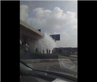 تكدس مروري بمحور المشير بمدينة نصر بسبب انفجار ماسورة مياه