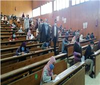 رئيس جامعة المنيا يتابع الإجراءات الاحترازية بـ«لجان الامتحانات»
