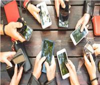 استطلاع: 40% من طلاب الجامعات أدمنوا استخدام الهواتف الذكية