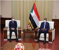 بدء اللقاء الثنائي بين الرئيس السيسي والبرهان بالعاصمة السودانية