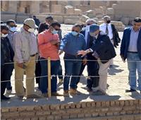وفد المركز المصري الفرنسي يتفقد أعمال ترميم معبد الكرنك | صور