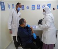  تطعيم الفئات المستحقة بلقاح فيروس كورونا في أسوان 