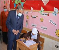 محافظ المنيا يتفقد عددا من لجان «الاختبارات المجمعة» للشهادة الإعدادية