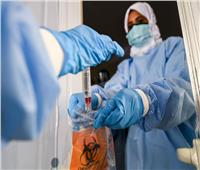 2483 إصابة جديدة و13 وفاة بفيروس كورونا في الإمارات 