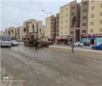 محافظ بورسعيد يتابع رصف وتطوير الطرق بـ«حي الضواحي» 