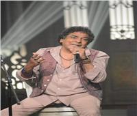 بعد 40 عامًا.. محمد منير يغني شبابيك في «صاحبة السعادة»