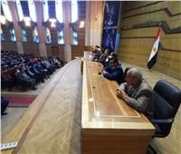 اتحاد عمال مصر يشيد بتوجيهات الرئيس بشأن رفع الحد الأدنى للأجور