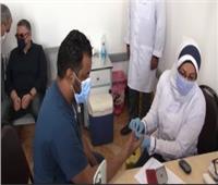  تطعيم 45 فردًا من الأطقم الطبية بلقاح كورونا بالمستشفيات الجامعية بالمنيا