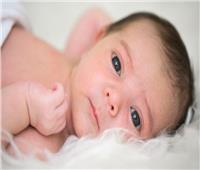 3 أعراض لـ«احمرار العين» عند الرضع بعد الولادة.. تعرفي عليها