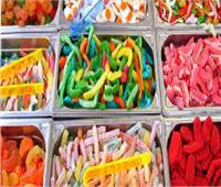 الألوان الصناعية سموم في طعام الأطفال  