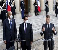 مكافحة الإرهاب على رأس مباحثات الرئيس الفرنسي برئيس المجلس الرئاسي الليبي