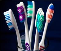لا تغطي فرشاة أسنانك.. ٥ نصائح للحفاظ عليها 
