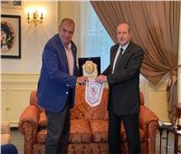 الزمالك يكرم سفير مصر في الجزائر 