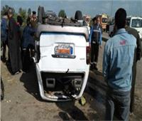 إصابة 12 في إنقلاب سيارة ميكروباص بطريق أبو سمبل