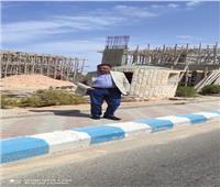 محافظ مطروح يتفقد إنشاء البوابة الجديدة لمدخل  مرسى مطروح 