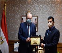 وزير الرياضة يبحث سُبل التعاون مع سفير الاتحاد الأوروبي بـ«القاهرة»