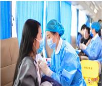 حافلات للتطعيم تقدم خدمة التلقيح في الصين «من الباب إلى الباب»
