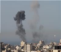 إسرائيل تشن غارات جوية على قطاع غزة ردا على قذيفة صاروخية 