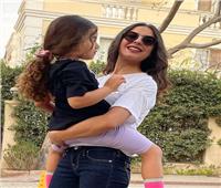  ريهام أيمن تظهر بجلسة تصوير جديد من ابنتها 