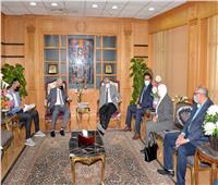 رئيس جامعة المنصورة يبحث مع رئيس شركة المقاولون العرب تنفيذ مشروعات
