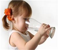 وزارة الصحة توضح فوائد شرب الماء للأطفال
